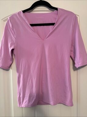 White House Black Market Lavender V-Neck Short Sleeve Top, WHBMFORME